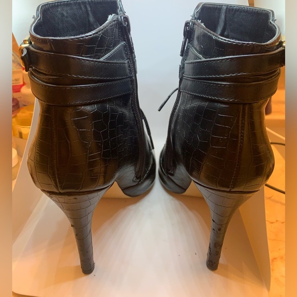 Altuzarra x Target boots - Picture 3 of 6